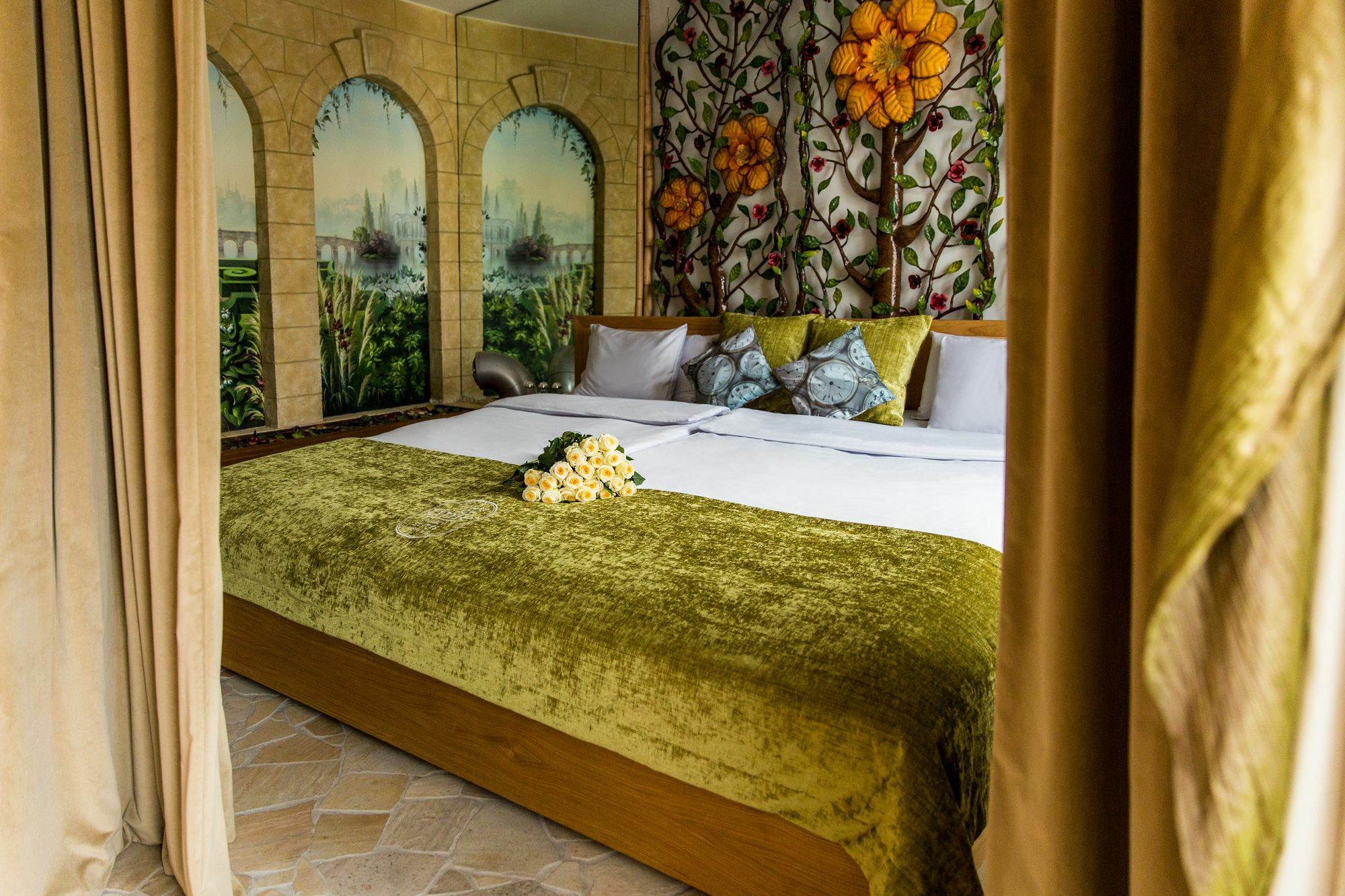 House Of Time - Fancy Hotel